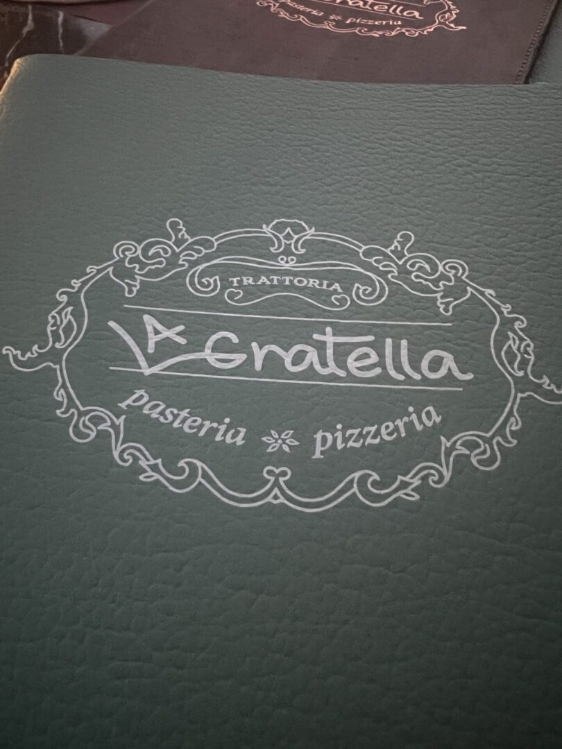 Elegant vintage-style logo for 'Granatina' pizzeria and pastry shop.